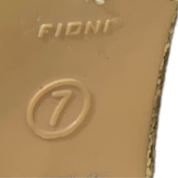 FIONI Gold Sparkle Open Toe Stiletto Heel Size 7 - Picture 8 of 8